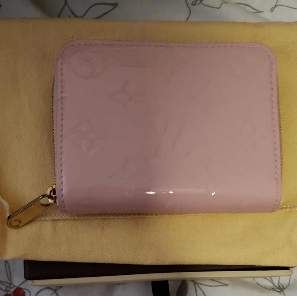 100 percent authentic lv zip wallet